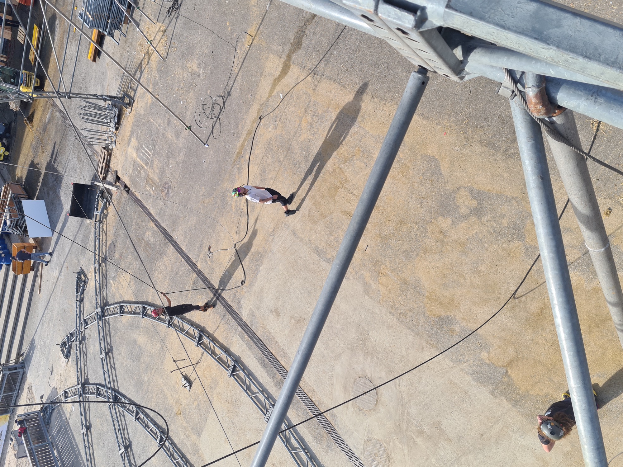 Aufsicht Baustelle mit Crew